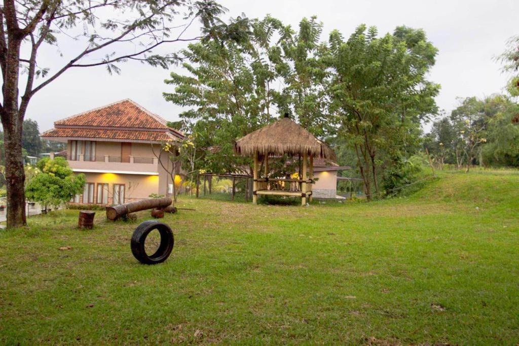 Bumi Gumati Convention Resort Bogor Exterior photo