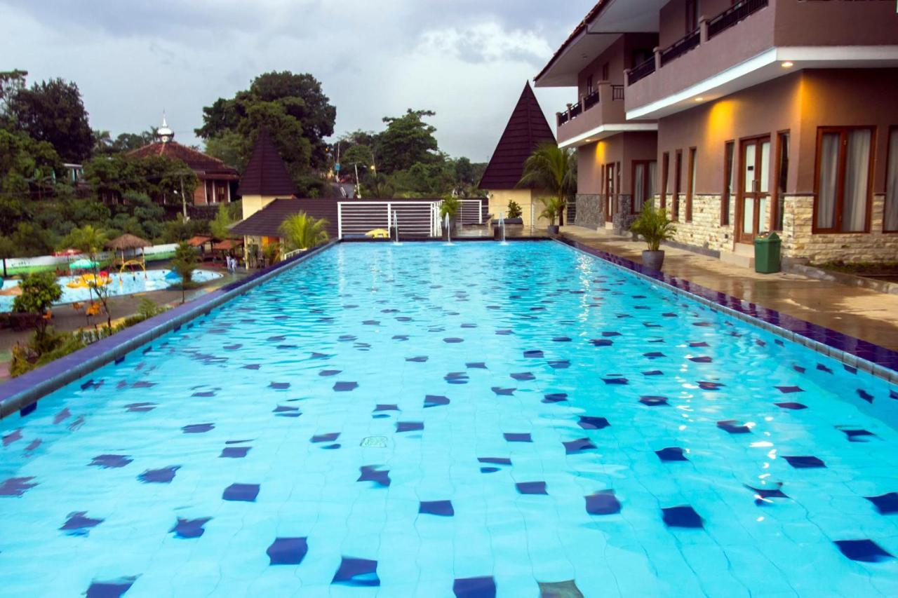 Bumi Gumati Convention Resort Bogor Exterior photo